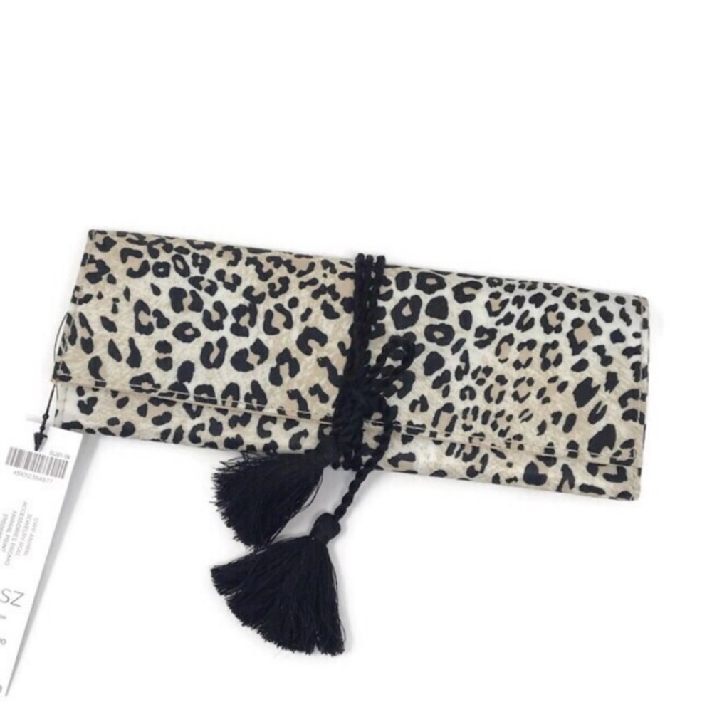 {Chico’s} Leopard Travel Jewelry Roll